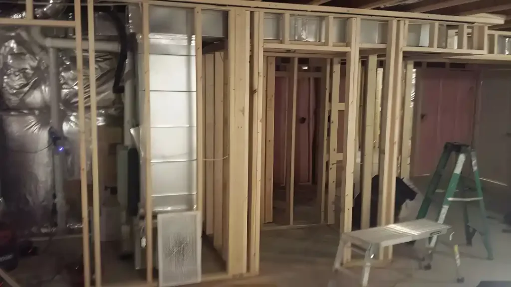 MSD Contractors - Contractor working on wood fence installation