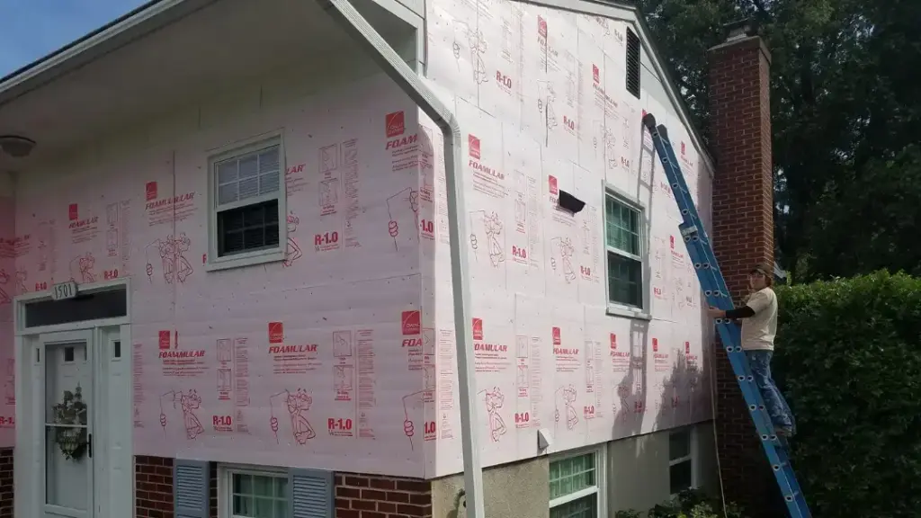 MSD Contractors – Exterior house insulation before siding installation